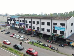 新山市区8间相连店铺出售  JB Town 8 units Shop Lot